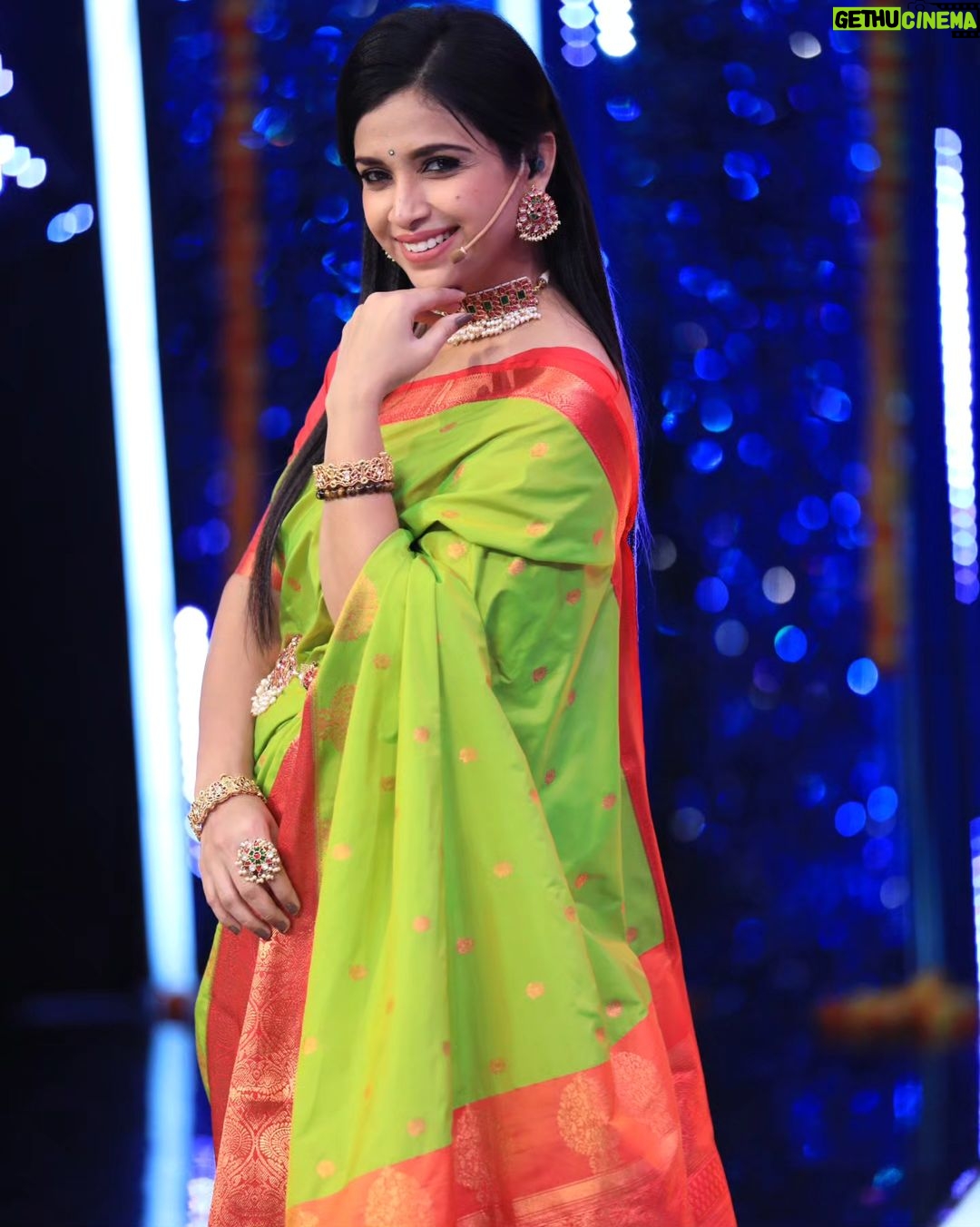 Swetha Changappa Instagram - Elegance never goes out of style.❤️ My love for saree continuessssss❤️ Make up :- @keerthiram28 Hairstyle :- @rashmitha_glamourholic Jewellery:- @velvetboxby Blouse stiched by :- @yukthi_designs Saree:- @ramrajcottonofficial Assistant:- @vinoda__890 Photography:- @b_h_a_r_a_t_h_photography