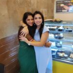 Swetha Changappa Instagram – ನಿಮ್ಮೆಲ್ಲರ ಸಹಕಾರ ಆಶೀರ್ವಾದ ಬೇಕು.
ಕೆಲವು ಸಂಬಂಧಗಳನ್ನು ಪದಗಳಲ್ಲಿ ವರ್ಣಿಸಲು ಸಾಧ್ಯವಿಲ್ಲ. ನನ್ನ ಸ್ನೇಹಿತೆ ದಿವ್ಯ ಅವರ just bake franchise shift agide. ಚಿಕ್ಕದಾಗಿ ಚೊಕ್ಕದಾಗಿ ಪೂಜೆ ಮಾಡಿ ಶಾಪ್ re open ಮಾಡಿದ್ದಾರೆ…
ಕನಕಪುರ ರಸ್ತೆಯಲ್ಲಿ.
ಇದು ನಮ್ಮ ಗೆಳೆಯ ಗಿರೀಶ್ @girish_madhusudhan ಅವರ ಆಸೆ ಆಗಿತ್ತು.
ಅವರ ಆಸೆಯನ್ನು ನನ್ನ friend Divya @thedrapediva complete ಮಾಡಿದ್ದಾರೆ. 
ಆ ದೇವರ ಆಶೀರ್ವಾದದ ಜೊತೆ ನಿಮ್ಮ ಪ್ರೋತ್ಸಾಹ best wishes beku. 

Please visit 
JUST BAKE at KANAKAPURA road, Raghuvanahalli. Before KSIT COLLEGE. BELOW  KARNATAKA BANK .

Thank u everyone ❤️
PLEASE LET US KNOW ONCE U VISIT ❤️
Awaiting for your response ❤️