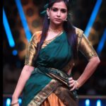 Swetha Changappa Instagram – ಹಳ್ಳಿಯ ಬೆಡಗಿ❤️🧿😍
ಲಂಗ ದಾವಣಿ ನನಗೆ ಚೆನ್ನಾಗಿ ಕಾಣುತ್ತೆ ಅಲ್ವಾ???

Make up:- @keerthiram28
Hair:- @rashmitha_glamourholic
Outfit & jewellery@rktopknotchstudio
Assistant:- @vinod_b_890 
Photography:- @b_h_a_r_a_t_h_photography
