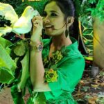 Swetha Changappa Instagram – Live the Moment ❤️
This moment is precious ❤️

Forest theme for @zeekannada chota champion look is designed by my beautiful team

Make up:- @keerthiram28
Hair:- @rashmitha_glamourholic
Outfit and jewellery:- @rktopknotchstudio
Assistant:- @vinod_b_890 
Photography:- @b_h_a_r_a_t_h_photogra

Falling in love with this song and lyrics…
@arjun_janya_musician
@yogarajbhatofficial
Special mention to this amazing song…