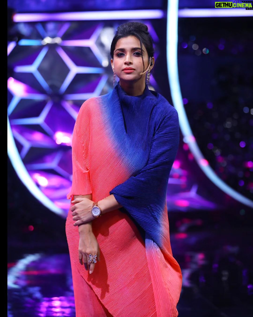 Swetha Changappa Instagram - “Personal style is about a sense of yourself, a sense of what you believe in and wearing what you like.”❤️ My beautiful team behind my this look for chota champion next episode ❤️ Make up:- @keerthiram28 Hair and accessories:- @rktopknotchstudio Outfit:- @yukthi_designs Assistant:- @vinoda_b_890 Photography:- @b_h_a_r_a_t_h_photography