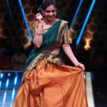 Swetha Changappa Instagram - ಹಳ್ಳಿಯ ಬೆಡಗಿ❤️🧿😍 ಲಂಗ ದಾವಣಿ ನನಗೆ ಚೆನ್ನಾಗಿ ಕಾಣುತ್ತೆ ಅಲ್ವಾ??? Make up:- @keerthiram28 Hair:- @rashmitha_glamourholic Outfit & jewellery@rktopknotchstudio Assistant:- @vinod_b_890 Photography:- @b_h_a_r_a_t_h_photography