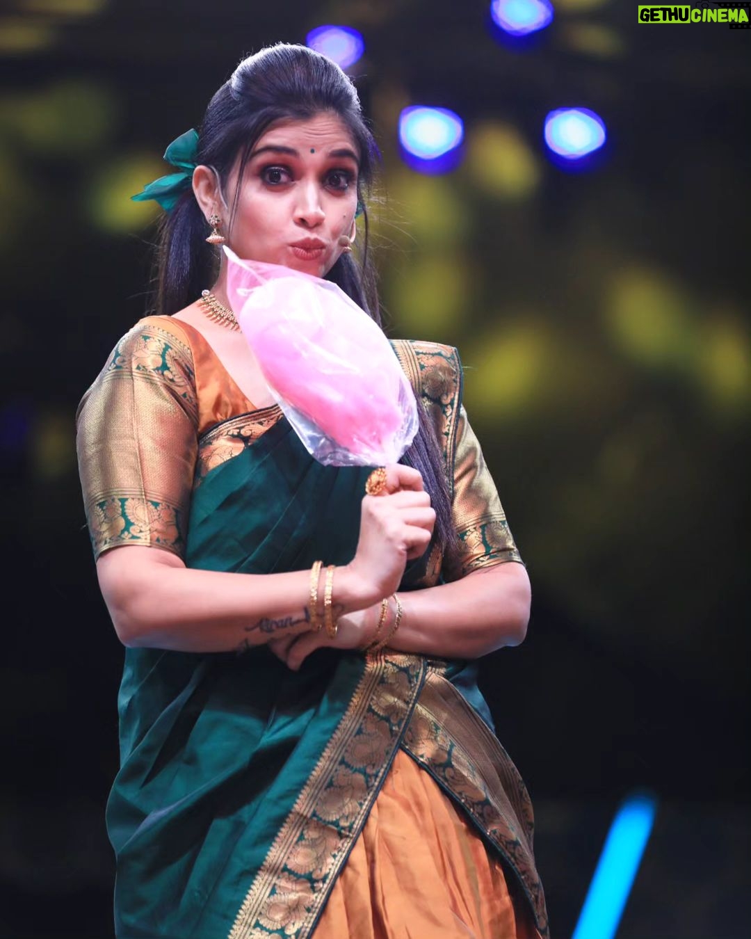 Swetha Changappa Instagram - ಹಳ್ಳಿಯ ಬೆಡಗಿ❤️🧿😍 ಲಂಗ ದಾವಣಿ ನನಗೆ ಚೆನ್ನಾಗಿ ಕಾಣುತ್ತೆ ಅಲ್ವಾ??? Make up:- @keerthiram28 Hair:- @rashmitha_glamourholic Outfit & jewellery@rktopknotchstudio Assistant:- @vinod_b_890 Photography:- @b_h_a_r_a_t_h_photography