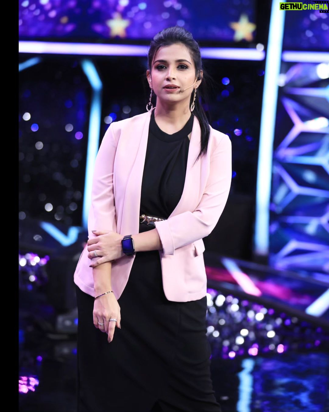 Swetha Changappa Instagram - "Style is a reflection of your attitude and your personality." Makeup:- @keerthiram28 Outfit and jewellery:- @rktopknotchstudio hairstyle:- @hairstyle_by_shashi Assistant:- @vinod_b_890 Photography:- @b_h_a_r_a_t_h_photography