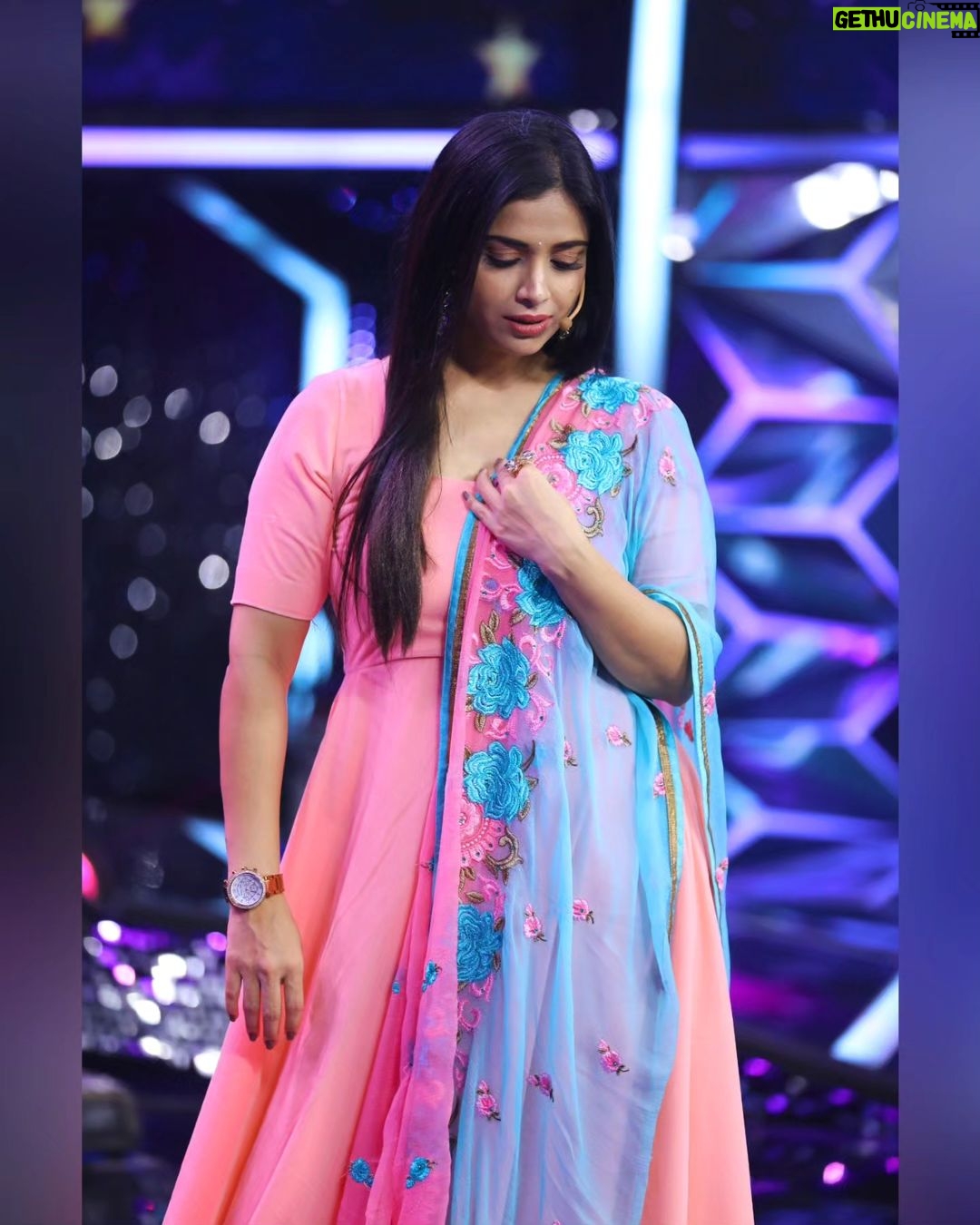Swetha Changappa Instagram - Elegance is the only beauty that never fades.❤️ Keep smiling everyone 😘 My classy Indian outfit for chota champion show Make up:- @keerthiram28 Outfit:- @yukthi_designs Jewellery:- @rktopknotchstudio Hairstyle:- @kanasu_amstudio Assistant:- @vinoda_b_890 Photography:- @b_h_a_r_a_t_h_photography