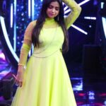 Swetha Changappa Instagram - Glow in neon💛 You don’t wear NEON when you’re in doubt. It’s a deliberate choice. A bold statement.💛 My team behind this look Make up:- @keerthiram28 Outfit:- @yukthi_designs Jewellery:- @rktopknotchstudio Hairstyle:- @kanasu_amstudio Assistant:- @vinoda_b_890 Photography:- @b_h_a_r_a_t_h_photography