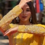 Swetha Changappa Instagram - Looking my best in the yellow saree ❤️ Wearing this for the grand finale of my favourite show JODI NO:1 SEASON 2 The best look is always created by my best team ever make up:- my love Santa @keerthiram28 ❤️ Outfit:- @astha_designer_boutique loved the blouse work. U guys made it in the shortest time. Appreciated. Thank you ❤️ Jewellery:- my favourite @velvetboxby ❤️ Hairstyle:- @hairstyle_by_shashi thank you for the best look ❤️ Co-ordination:- @kxsahanaa Finally u made it❤️ Assistant:- @vinoda__890 thank u for always taking care of me vinoda ❤️