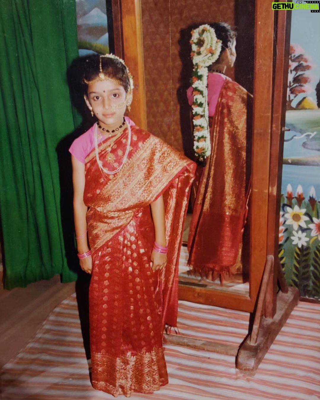 Swetha Changappa Instagram - Can u guess who is this little girl wearing Amma's saree and all ready to flaunt her ಮೊಗ್ಗಿನ ಜಡೆ 🙈??? How many girls have your ಮೊಗ್ಗಿನ ಜಡೆ pictures ????😍 Do share it with me😍 “Childhood is practically the most beautiful part of a person’s life, the most innocent too.”❤️ Alwa😍❤️