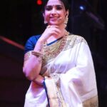 Swetha Changappa Instagram – ಹೆಣ್ಣಿಗೆ ಸೀರೆನೆ ಚೆಂದ ❤️ ಅಲ್ವಾ❤️
Watch ugadi special event today at 7: 30 pm onwards on zee kannada…❤️
Make up:- my all time favourite @keerthiram28
Outfit:- @rktopknotchstudio
Blouse design:- @yukthi_designs
Jewellery:- @velvetboxby
Hairstyle:- @hairstyle_by_shashi