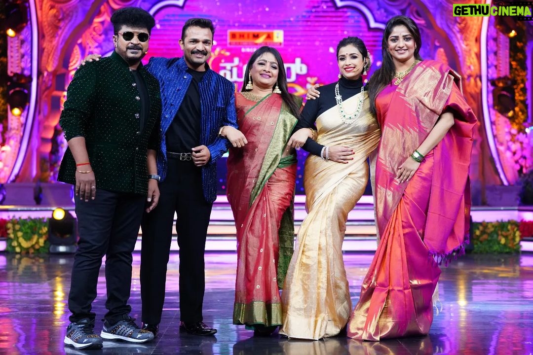 Swetha Changappa Instagram - Super queen 👑 women's day special ❤️ Don't miss to watch the beautiful episodes of super queen today Saturday and tomorrow Sunday 6pm onwards on our favourite @zeekannada ❤️ Happy weekend everyone ❤️