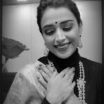 Swetha Changappa Instagram – Go RETRO ❤️ LOVING IT ❤️
Makeup:- @keerthiram28
Jewellery:- @rentbridaljewels
Outfit and styling:- @rktopknotchstudio
Hairstyle:- @hairstyle_by_shashi