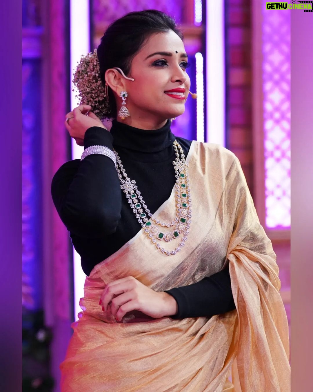 Swetha Changappa Instagram - ELEGANCE at its BEST❤️ Ohh man, i loved my look for womens day celebration episode of super queen show ❤️ Thank you my beautiful team to agreeing to my demands for this episode 🙈 and pulling out the best look❤️ Makeup:- @keerthiram28 Love u darling for the beautiful makeup as always Jewellery:- @rentbridaljewels Thank you Vani this beautiful jewellery which looked perfect for this look Outfit and styling:- @rktopknotchstudio Thank u Keerthi for the best option that u got ❤️ Hairstyle:- @hairstyle_by_shashi i love u Shashi. This was the best❤️