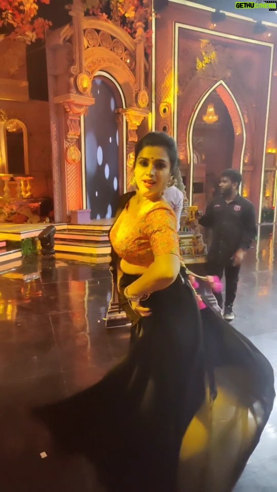 Swetha Changappa Instagram - When i am dressed like this, Y don't i try doing a reel for one my favourite songs❤️😍 My team:- Makeup:- @keerthiram28 Outfit:- @yukthi_designs Hair :- @hairstyle_by_shashi Jewellery:- @rktopknotchstudio