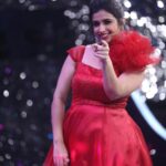 Swetha Changappa Instagram - Hey , Don't stare at me.. You will fall in LOVE ❤️ My lovely team for this beautiful look for the grand opening of chota champion show❤️ Make up:- My one n only favourite @keerthiram28 ❤️ @rktopknotchstudio Beautiful Outfit :- @yukthi_designs Jewellery:- @velvetboxby Hairstyle:- @kanasu_amstudio My Assistant:- @vinoda_b_890 Photography:- @b_h_a_r_a_t_h_photography