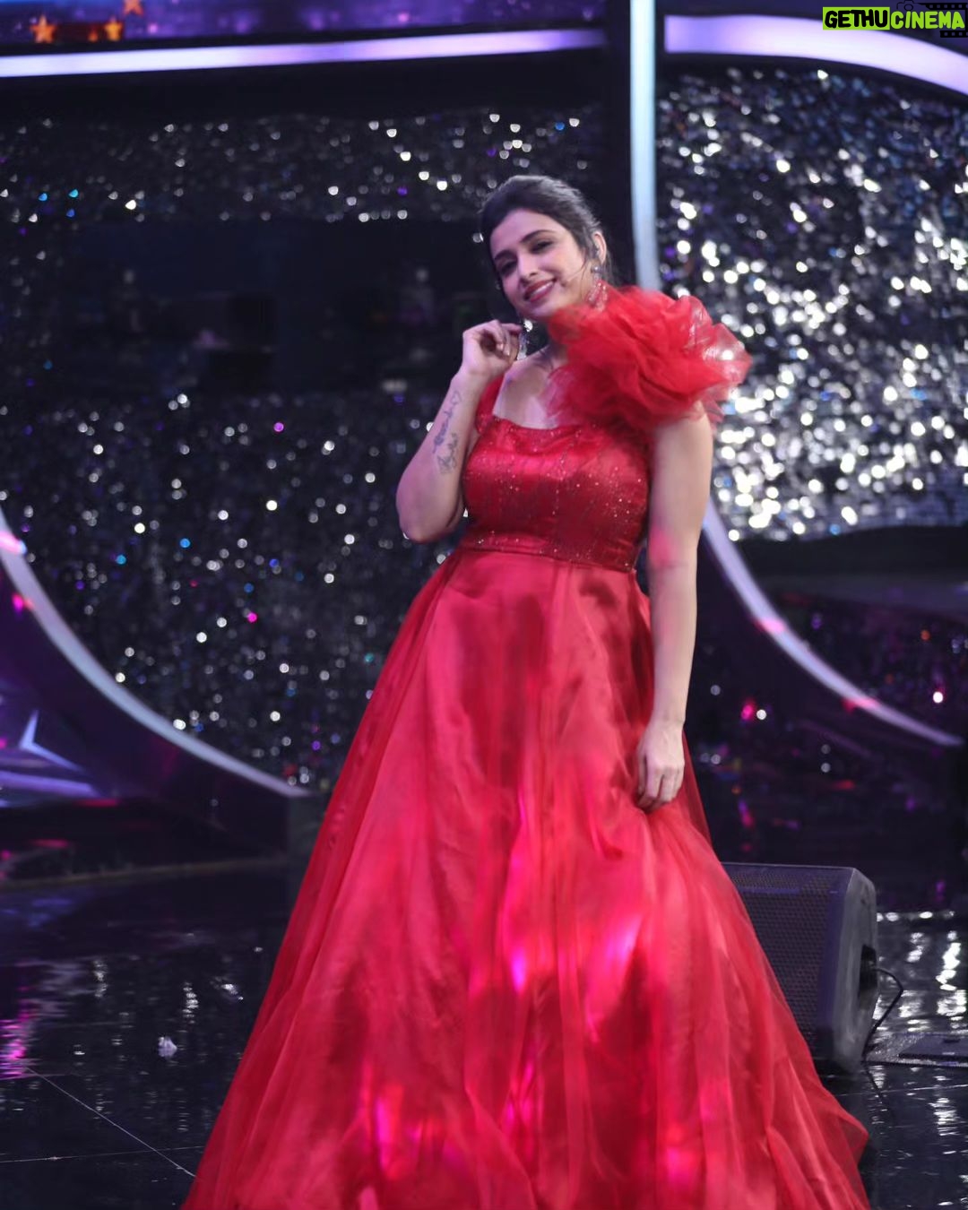 Swetha Changappa Instagram - Hey , Don't stare at me.. You will fall in LOVE ❤️ My lovely team for this beautiful look for the grand opening of chota champion show❤️ Make up:- My one n only favourite @keerthiram28 ❤️ @rktopknotchstudio Beautiful Outfit :- @yukthi_designs Jewellery:- @velvetboxby Hairstyle:- @kanasu_amstudio My Assistant:- @vinoda_b_890 Photography:- @b_h_a_r_a_t_h_photography