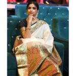 Swetha Changappa Instagram – Elegance is innate…individual…eternal…
it stands the test of time!❤️

My beautiful classy Indian look for ugadi special event of zee kannada

Make up:- my all time favourite @keerthiram28 
Outfit:- @rktopknotchstudio 
Blouse design:- @yukthi_designs 
Jewellery:- @velvetboxby 
Hairstyle:- @hairstyle_by_shashi