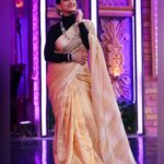 Swetha Changappa Instagram – ELEGANCE at its BEST❤️
Ohh man, i loved my look for womens day celebration episode of super queen show ❤️
Thank you my beautiful team to agreeing to my demands for this episode 🙈 and pulling out the best look❤️
Makeup:- @keerthiram28
Love u darling for the beautiful makeup as always
Jewellery:- @rentbridaljewels
Thank you Vani this beautiful jewellery which looked perfect for this look
Outfit and styling:- @rktopknotchstudio
Thank u Keerthi for the best option that u got ❤️
Hairstyle:- @hairstyle_by_shashi i love u Shashi. This was the best❤️