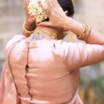 Swetha Changappa Instagram - ಪ್ರೀತಿ ಎಂದರೆ ಏನು ಎಂದು ಈಗ ಅರಿತೇನು❤️ Love with this royal look❤️ Makeup:- @keerthiram28 u are the best❤️ Outfit:- @houseof.raadhya_sarees love with this saree❤️ very classy ❤️ Jewellery:- @nk_jewelshouse loved your collections of jewellery ❤️ Hairstyle:- @rashmitha_glamourholic u know what I want and u always do your best ❤️ Assistant:- @vinoda__890 Co ordination:- @kxsahanaa VC:- @b_h_a_r_a_t_h_photography @keerthiram28 ❤️