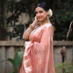 Swetha Changappa Instagram - ಸರ್ವರಿಗೂ ಸಂಕ್ರಾಂತಿ ಹಬ್ಬದ ಶುಭಾಶಯಗಳು ❤️ ಎಲ್ಲರಿಗು ಒಳ್ಳೆಯದಾಗಲಿ ❤️ Makeup:- @keerthiram28 Outfit:- @houseof.raadhya_sarees Jewellery:- @nk_jewelshouse Hairstyle:- @rashmitha_glamourholic Assistant:- @vinoda__890 Co ordination:- @kxsahanaa Photography:- @b_h_a_r_a_t_h_photography