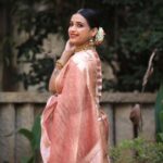Swetha Changappa Instagram - ಸರ್ವರಿಗೂ ಸಂಕ್ರಾಂತಿ ಹಬ್ಬದ ಶುಭಾಶಯಗಳು ❤️ ಎಲ್ಲರಿಗು ಒಳ್ಳೆಯದಾಗಲಿ ❤️ Makeup:- @keerthiram28 Outfit:- @houseof.raadhya_sarees Jewellery:- @nk_jewelshouse Hairstyle:- @rashmitha_glamourholic Assistant:- @vinoda__890 Co ordination:- @kxsahanaa Photography:- @b_h_a_r_a_t_h_photography
