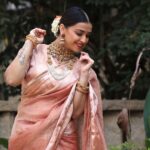 Swetha Changappa Instagram - ಸರ್ವರಿಗೂ ಸಂಕ್ರಾಂತಿ ಹಬ್ಬದ ಶುಭಾಶಯಗಳು ❤️ ಎಲ್ಲರಿಗು ಒಳ್ಳೆಯದಾಗಲಿ ❤️ Makeup:- @keerthiram28 Outfit:- @houseof.raadhya_sarees Jewellery:- @nk_jewelshouse Hairstyle:- @rashmitha_glamourholic Assistant:- @vinoda__890 Co ordination:- @kxsahanaa Photography:- @b_h_a_r_a_t_h_photography