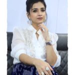 Swetha Changappa Instagram - Well this is how I got ready for my chota champion show finale ❤️🧿 simple yet sooo classy ❤️just loved my look for this grand event.❤️ Make up:- my ever favourite @keerthiram28 Jewellery:- @velvetboxby thank you for your beautiful jewelry for most of my outfits ❤️ Outfit:- @dharaatelier Hairstyle:- @makeoverwithshashi_nag Assistant:- @vinoda__890 Photography:- @b_h_a_r_a_t_h_photography