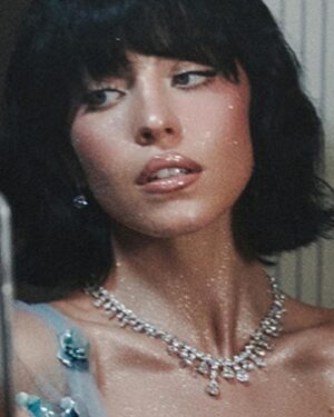 Sydney Sweeney Instagram - little met moments by @dennisleupold 
•
dress @miumiu 
jewerly @debeersofficial