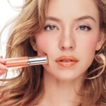 Sydney Sweeney Instagram – A little bts of my Prisma Glass campaign ✨ embodying the multi dimensional lip gloss and it’s stained glass finish.

Credits: @damon_baker 

#Armanibeauty #ArmaniPrismaGlass #GlassLips #Lipgloss