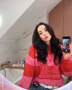 Sylwia Lipka Instagram - kto jest najpiękniejszy w świecie? 🪞💌🦢💋