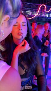 Sylwia Lipka Instagram - GRWM na Ultra Afterparty z nową maskarą Thrill Seeker Pitch Black. ✨ Elektryzujące spojrzenie przez całą noc zabawy! @rimmellondonpl #rimmellondon #rimmelthrillseeker #thrillseekerpitchblack współpraca reklamowa
