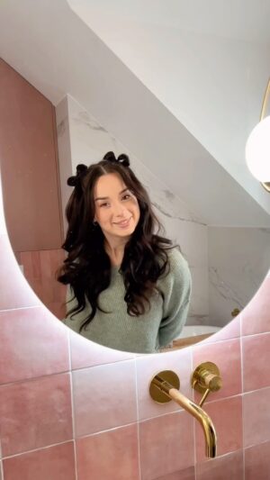 Sylwia Lipka Instagram - zamiast koczków tym razem kokardki. 🎀💖