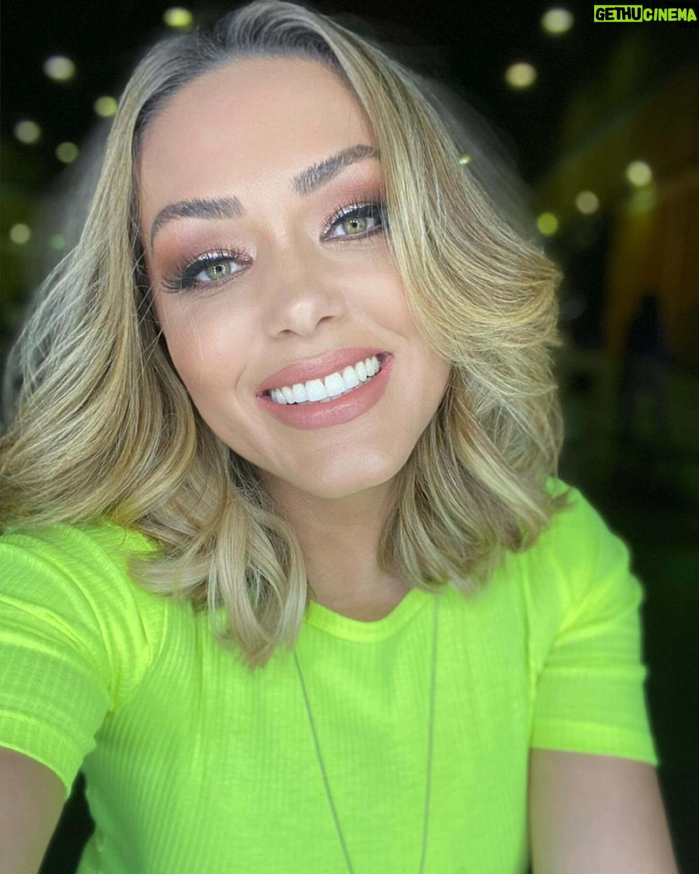 Tânia Mara Instagram - A felicidade é uma escolha e não um resultado. Nada e ninguém poderá te fazer feliz até que você escolha ser feliz. A felicidade não chega até você, Ela vem de você. ( e de Deus) 🙏🏼❤️🔥 @wandy.luz ##aalegriadedeusénossaforça #alegria #gratidão #leveza #paz #amor #deus #jesus #fé #evolução #autocuidado #autoamor #saúde #sabedoria #felicidade #positividade #pensamentospositivos #leidaatração #euescolhoserfeliz