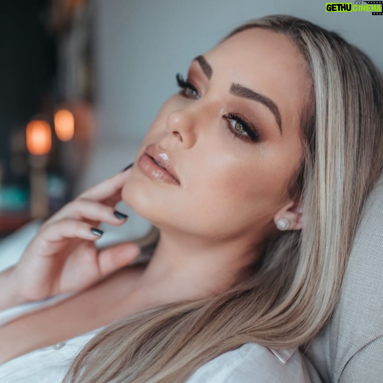 Tânia Mara Instagram - A mulher sábia Não nasce pronta, ela está sempre em construção. 🙏🏼🤍☀️