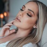 Tânia Mara Instagram - A mulher sábia Não nasce pronta, ela está sempre em construção. 🙏🏼🤍☀️