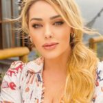 Tânia Mara Instagram - Viver para melhorar Não para impressionar. 🙏🏼🤍🙌🏼
