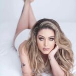 Tânia Mara Instagram - Esteja em paz com você mesmo. 🙏🏼🤍🍃🎼🎧