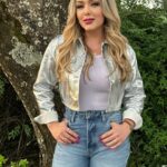 Tânia Mara Instagram - Somos o que carregamos no coração. O resto é aparência. 🙏🏼🤍❤️‍🔥 Look do @programaraulgil de hoje.😘
