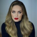 Tânia Mara Instagram - “Recomeçar” música linda para começar a semana. DVD acústico amo esse trabalho. 🙏🏼❤️‍🔥🎤🎼🎬 #musica #amor #recomeçar #trilhadenovela #gratidao #tbt