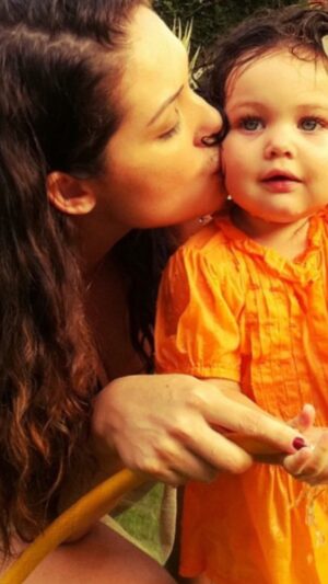 Tânia Mara Instagram - #diadofilho❤ e eu tenho a melhor filha do mundo.
@maysa.matarazzo minha parceira, melhor amiga, 
Minha preocupação diária 😅 
E o presente mais lindo que Deus me deu.
Te amo infinito e além… e só quero o teu bem, sempre.
🥹🙏🏼🩷