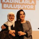 Türkan Şoray Instagram - Dün Küçükçekmece’de sevginizle ❤️bana bu mutluluğu yaşattığınız için sizlere ölene kadar minnettarım ❤️ Değerli Küçükçekmece Belediye Başkanı Kemal Çebi Bey’e de çok teşekkür ederim .