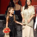 Türkan Şoray Instagram - Alanya’da rüya gibi bir gece yaşadım🙏🏼Sevgili Alanya’lalılara ve Alanya Belediyesine çok teşekkür ederim. Ayrıca film şarkılarımı seslendiren “Alanya Senfoni Orkestrası ve Korosu”na yürekten teşekkür ediyorum muhteşemdiler❤️