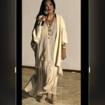 Türkan Şoray Instagram - Mardin’de dün gece Mardin’li sinema sevenlerin,beni sevenlerin büyük coşkusuyla beraberce filmimi seyrettik..gösterdikleri sevgiyle anlatılmayacak derecede mutlu oldum,oraya gelen o sıcacık insanlara tek tek sarılmak istedim..sevgili Mardin’liler kalbimdesiniz❤️❤️❤️Bu güzel gece için sayın Mardin valisi Mahmut Demirtaş’ada teşekkür ederim..