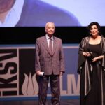 Türkan Şoray Instagram – Sevgili Safa Önal’ı  kaybettik. 
Derinden etkilendim, üzüldüm.Safa Bey’in sinemada ve hayatımda özel bir yeri vardır. Kariyerimde de önemli yeri vardır. 
(Vesikalı Yarim,Dönüş, Dila Hanım, Bodrum Hakimi,Baraj, Deprem, Mahpus,Yüreğimde Yare Var  gibi ve daha bir çok film ..)
Hayatını sinemaya adadı, ömrü senaryo yazmakla geçti. Çok eser bıraktı Türk sinemasında..
 Dostluğumuz sevgimiz son günlere kadar sürdü. 
Sinemada senaryolarıyla,
kalbimde sevgisiyle yaşayacak.
Mekanı cennet olsun,nurlar içinde yatsın 🙏🏼💐