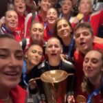 Türkan Şoray Instagram - Cumhuriyetimizin 🇹🇷100.yılında bize bu mutluluğu yaşattığınız için sizlere teşekkür ediyoruz 🇹🇷🇹🇷Atatürk’ün kızları❤️