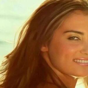 Türkan Şoray Instagram - Bahar Öztan’ı kaybettik,çok üzüldüm.
Dünya güzeliydi. 
Nurlar içinde yatsın,yakınlarına da sabırlar diliyorum.
