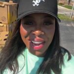 Ta'Rhonda Jones Instagram - LIVE from 6620 S king Drive‼️PULL UP!!! @projecthood1 has FREE FOOD! Servicing over 2,500 families 🙏🏿