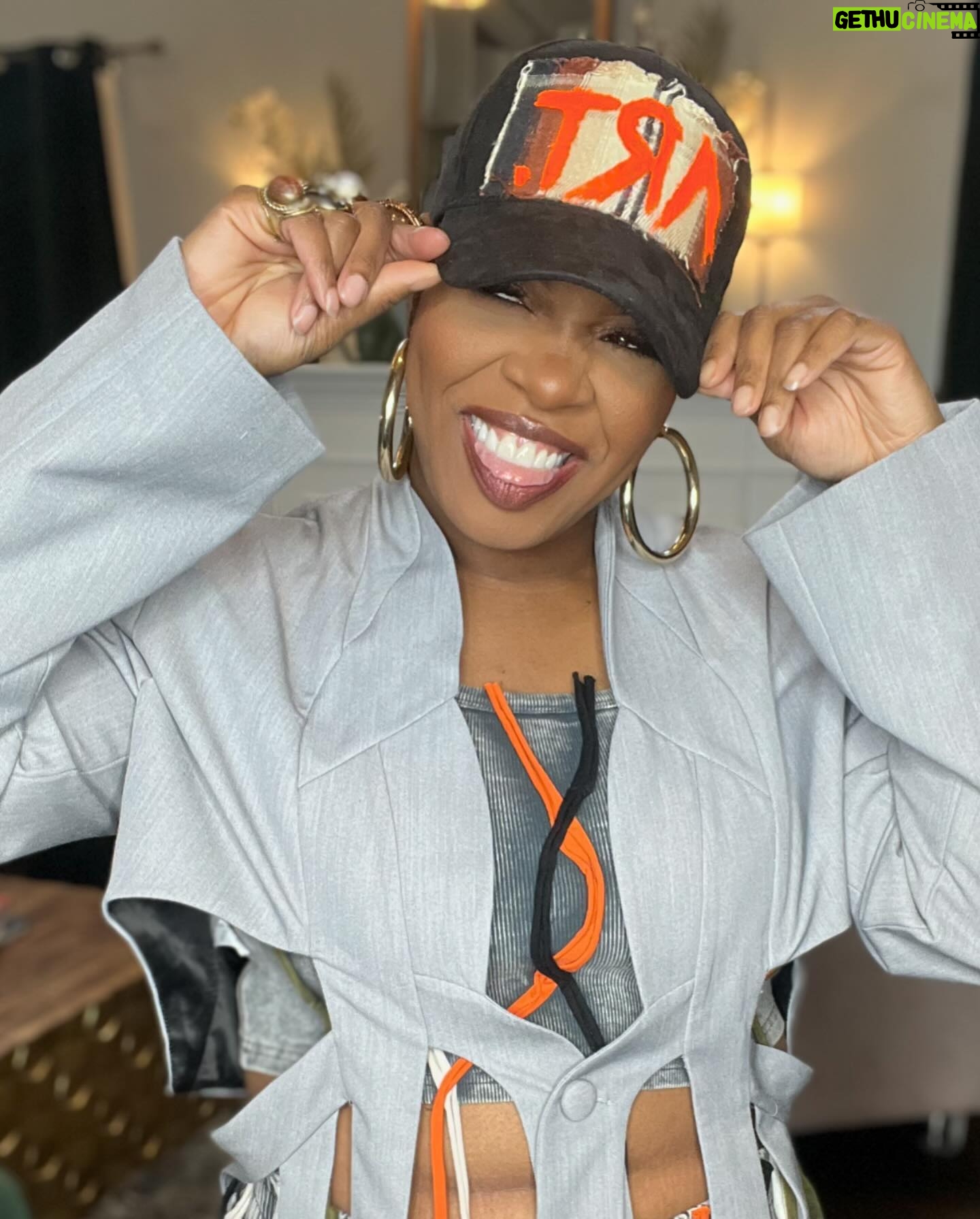 Ta'Rhonda Jones Instagram - Felt cute….might cook for my glucose guardian 😅