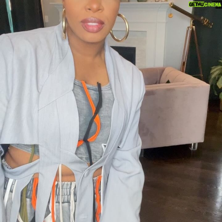 Ta'Rhonda Jones Instagram - Felt cute….might cook for my glucose guardian 😅