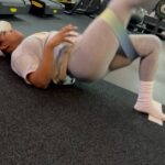 Ta'Rhonda Jones Instagram - ‼️If you’re watching this…..This is your sign to just FVCKING DO IT‼️ My body has been soooo tired lately but today I said 🖕🏿 IT!!!!! @coachju_bbh we doin it🙌🏿🙌🏿🙌🏿 #Fitness #Trainer #workout #Flex #Chicago #Doit