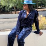 Ta'Rhonda Jones Instagram - Tonight’s look on #TheNeverEverMets is brought to you by my favorite peeps! 🙌🏿✨🙌🏿✨ Styled by: @ashleyseanthomas 🧵 Makeup by: @tiaonmakeup 💄 Crown: @dandykingzman 🎩 #TvshowHost #Host #Actress #Actor #looks #Crown